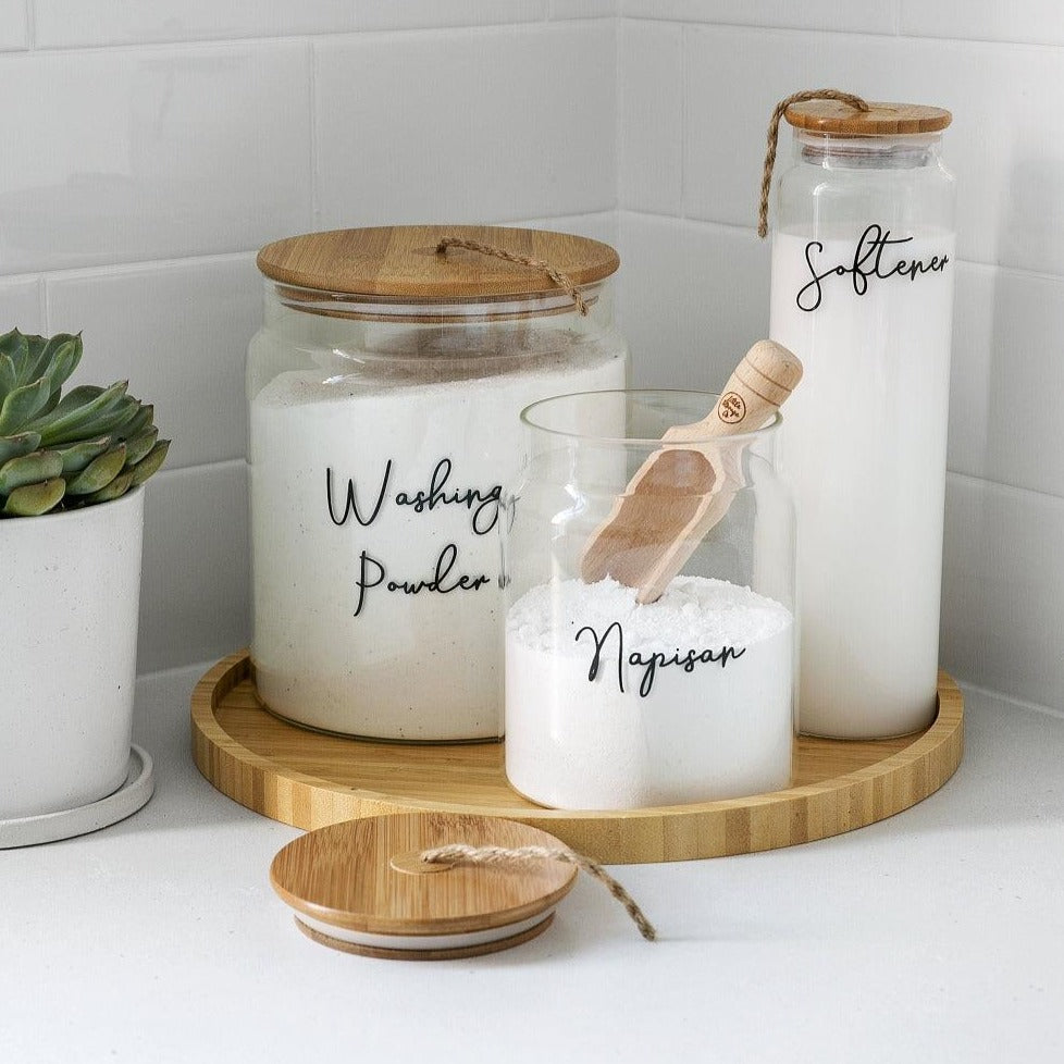 Store your liquids in style with our 1L glass bottle with bamboo twine lid. It is the perfect addition for a more organised laundry. 